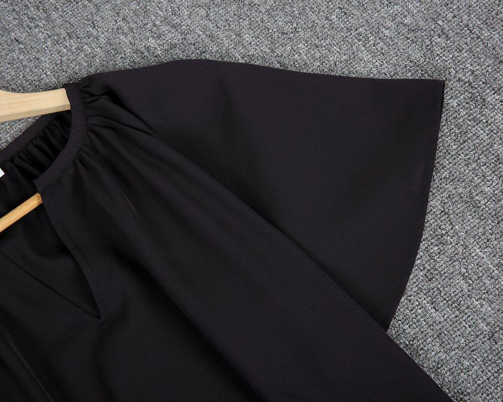 Chic Notched Neckline Short Sleeve Black Top