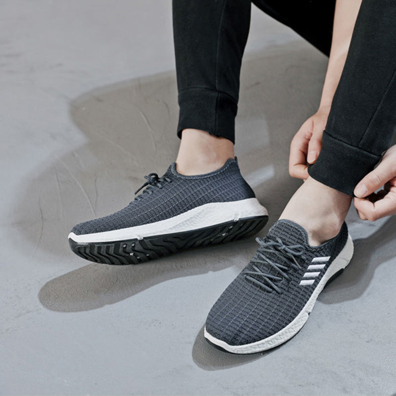 Men's Non-slip Fly Woven Walking Shoes