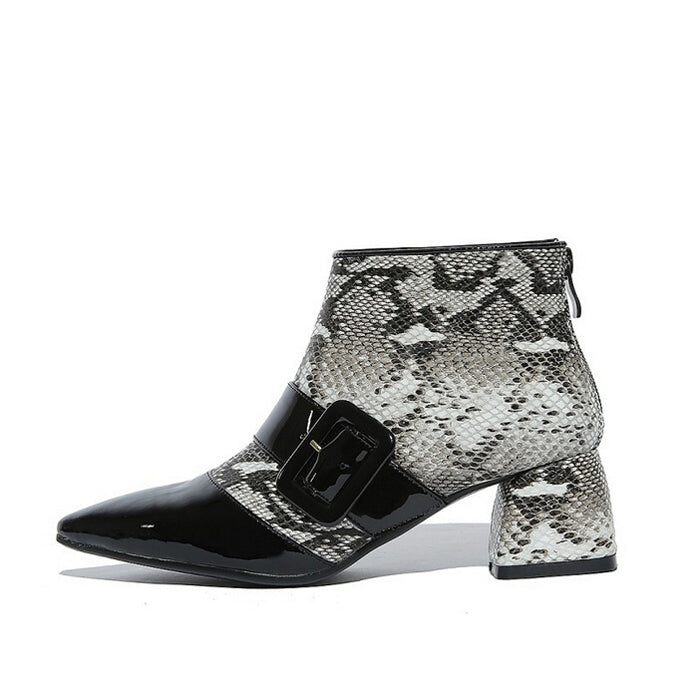 Serpentine color belt buckle Chelsea boots