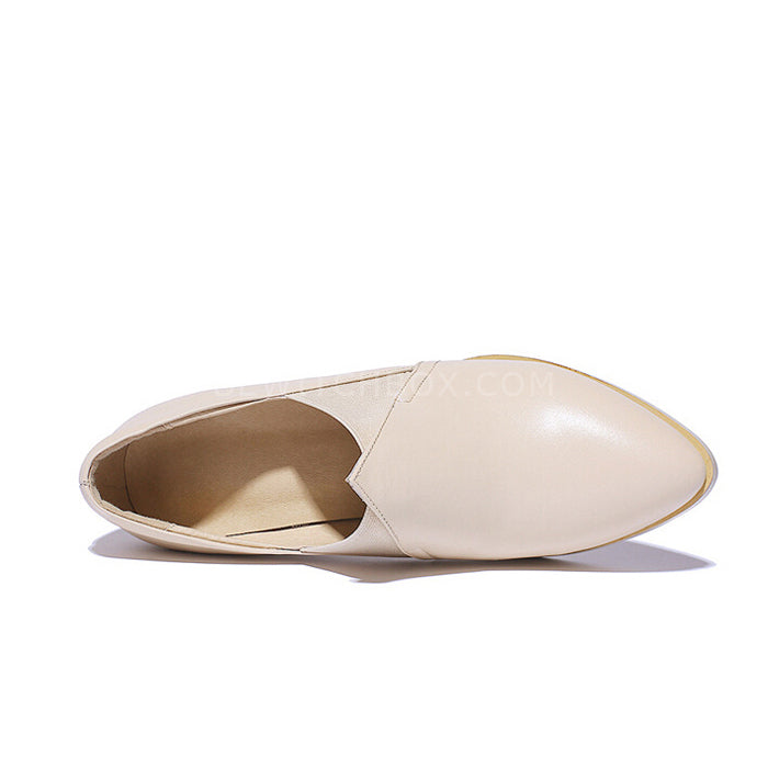 Pointed pure color leather shoes