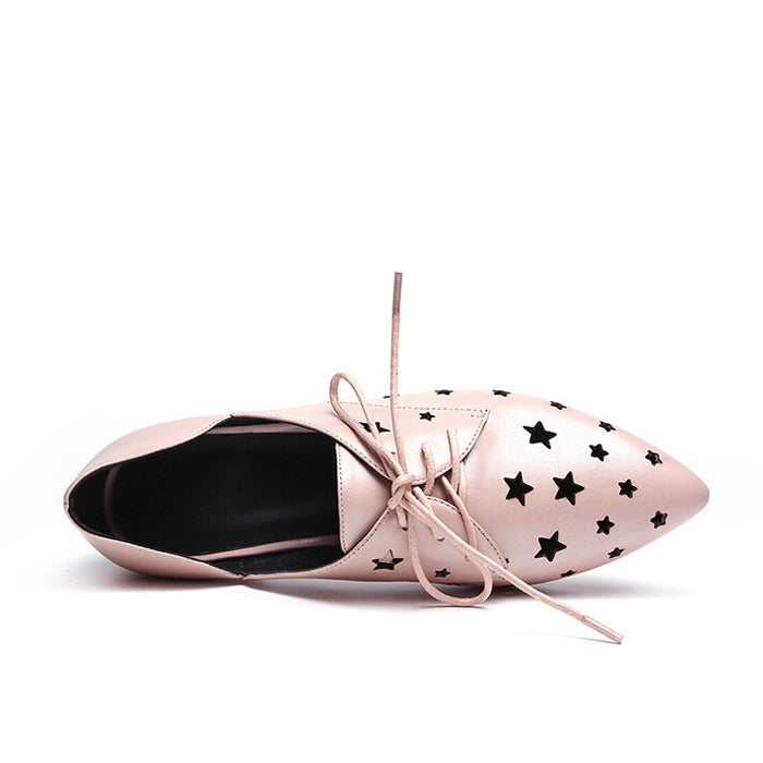 Star hollow pointed shoes