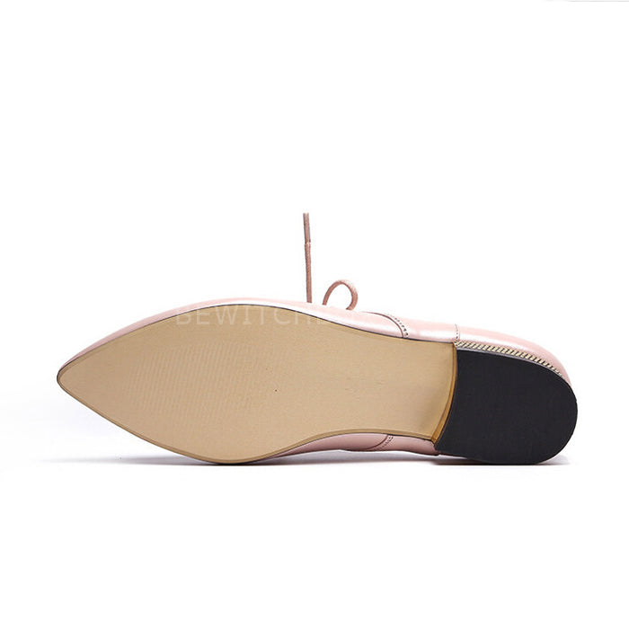 Star hollow pointed shoes