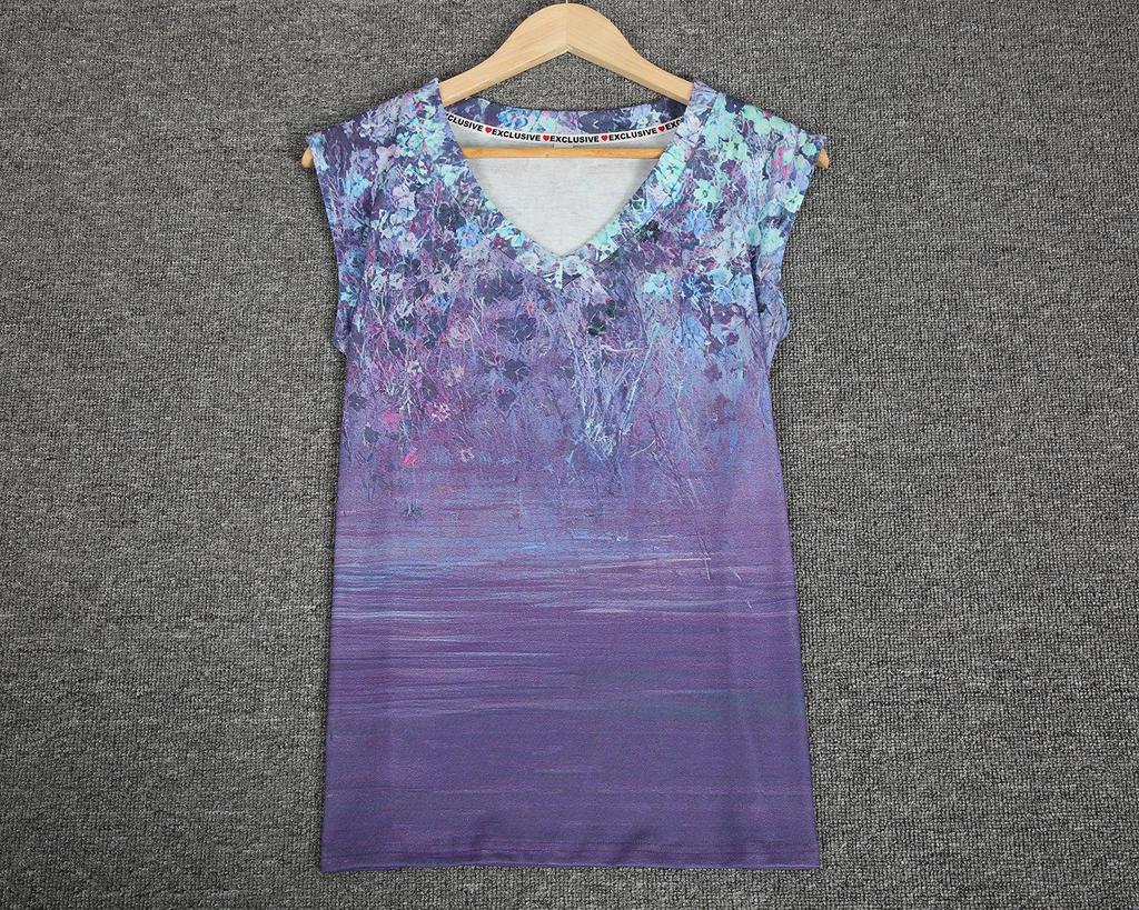 Stunning V-Neck Sleeveless Printed Top