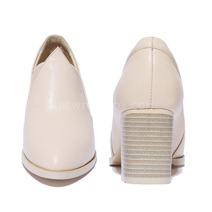 Pointed pure color leather shoes