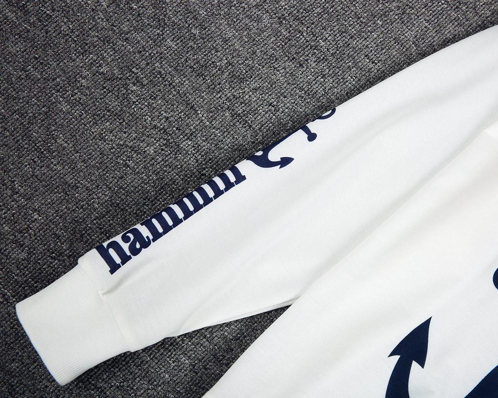 Distinctive Print Long Sleeve Sweatshirt