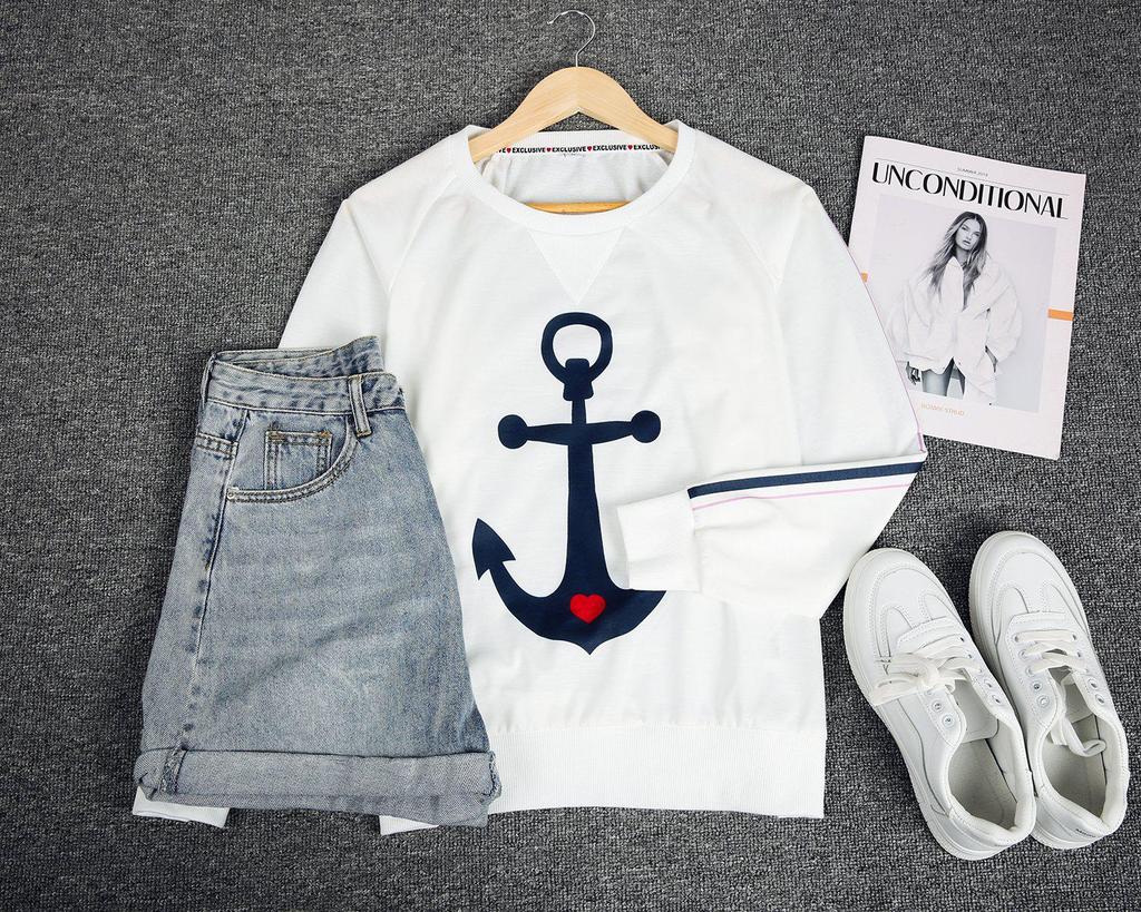 Distinctive Print Long Sleeve Sweatshirt