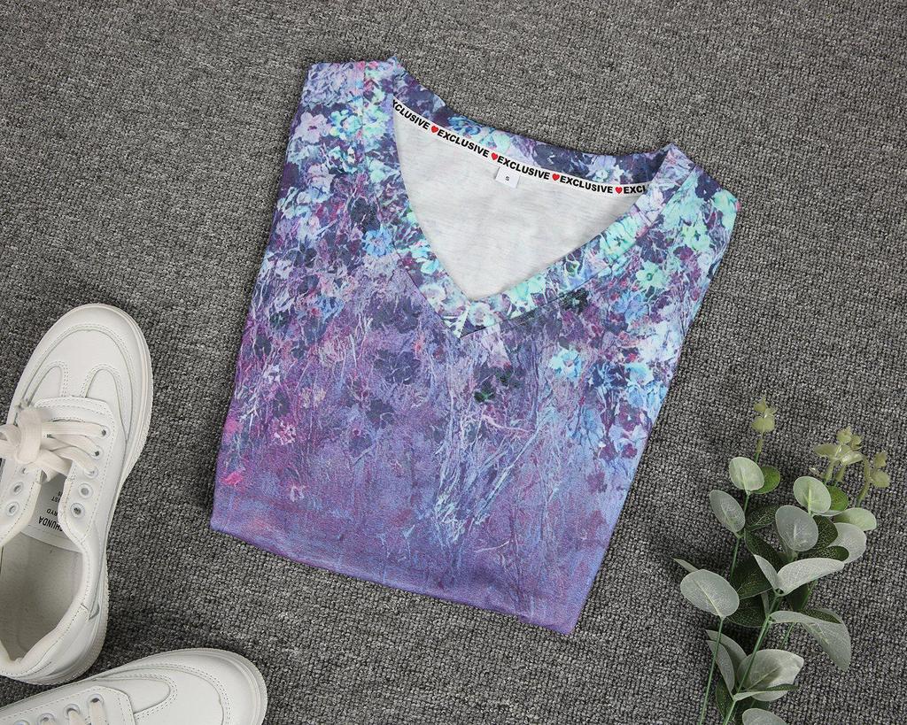 Stunning V-Neck Sleeveless Printed Top