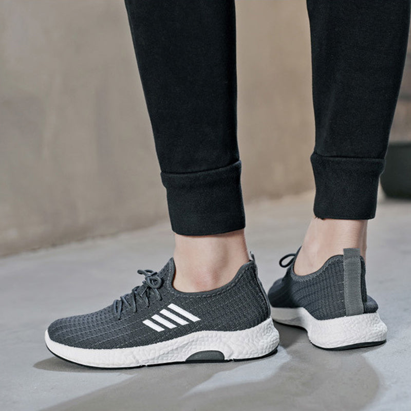 Men's Non-slip Fly Woven Walking Shoes